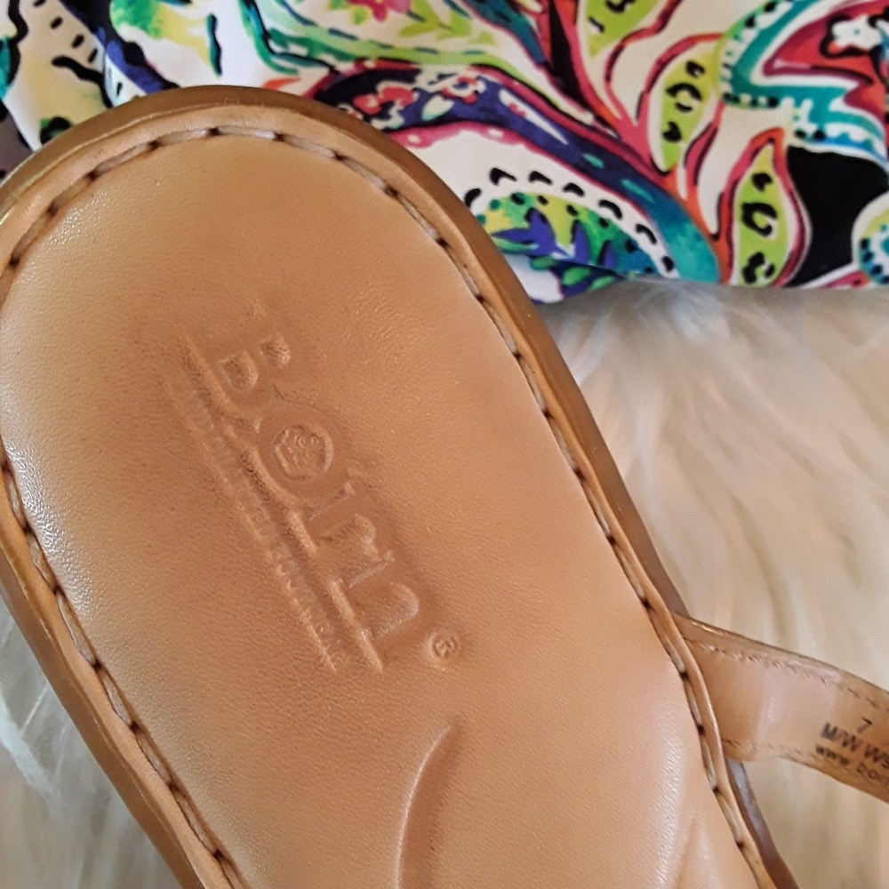 Born Gold Leather Sandals - Picture 4 of 6